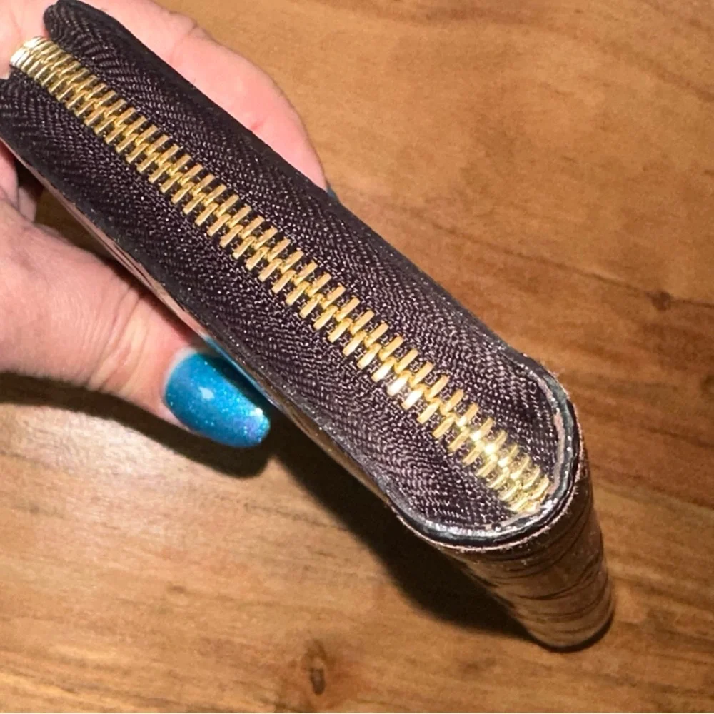 Louis Vuitton Amarante Monogram Vernis Zippy Wallet - Picture 6 of 8